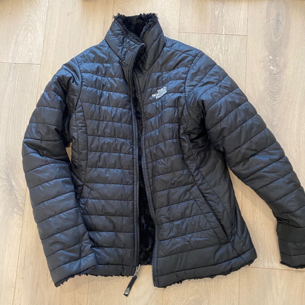 The North Face reversible jacket youth Large 14-16 black